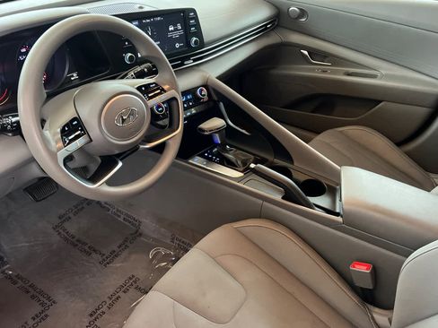 Used 2021 Hyundai Elantra SEL w/ Cargo Package image 11