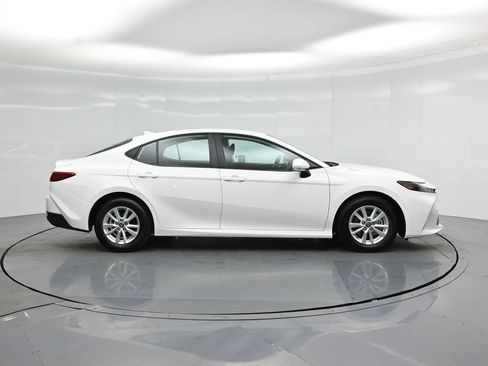 Used 2025 Toyota Camry LE FWD image 21