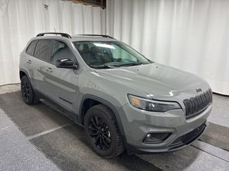Used 2023 Jeep Cherokee Altitude Lux video 3