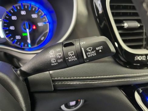 Used 2026 Chrysler Pacifica Select FWD image 23