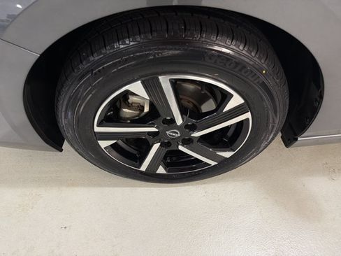 Used 2025 Nissan Sentra SV FWD image 12