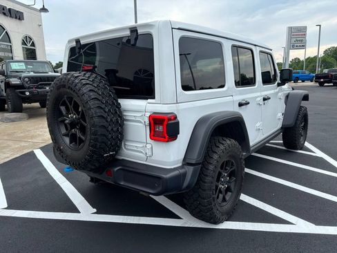 Used 2024 Jeep Wrangler Unlimited AWD/4WD image 9