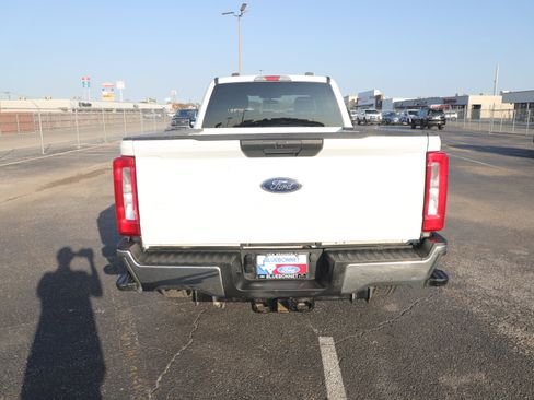 Used 2024 Ford F250 XLT image 3