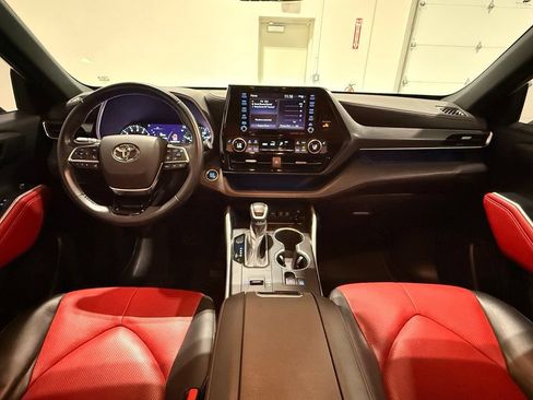 Used 2021 Toyota Highlander XSE FWD image 31