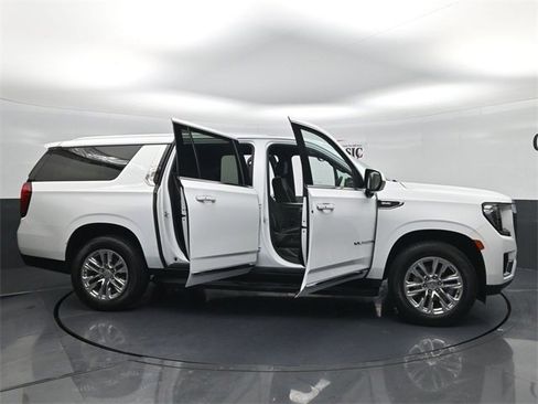 Used 2024 GMC Yukon XL SLT image 33