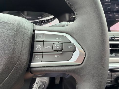 Used 2024 Jeep Compass Limited AWD/4WD image 24
