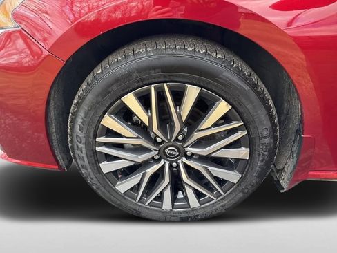 Used 2024 Nissan Altima 2.5 SV image 10