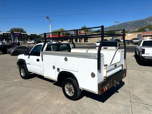 Used 2004 Chevrolet Silverado 2500 4x4 Regular Cab image 3