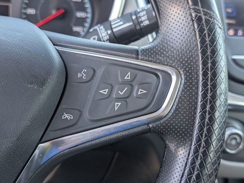 Used 2021 Chevrolet Equinox LS AWD/4WD image 18