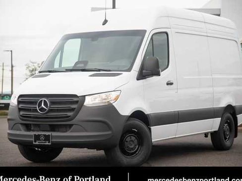 Used 2025 Mercedes-Benz Sprinter 2500 image 1