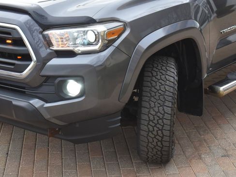 Used 2016 Toyota Tacoma SR5 image 8