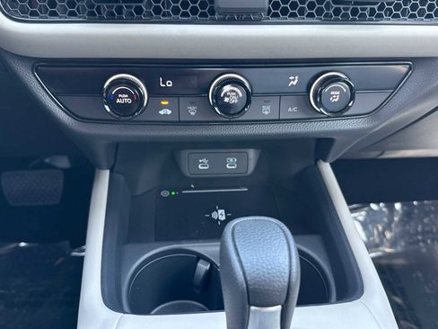 New 2026 Honda HR-V LX image 16