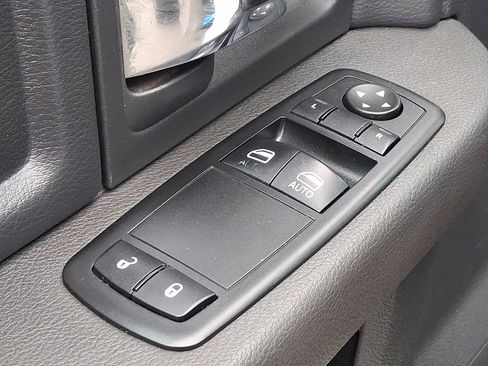 Used 2012 RAM 5500 4x4 Regular Cab w/ PWR & Remote Entry Group image 13