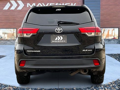Used 2018 Toyota Highlander XLE image 6