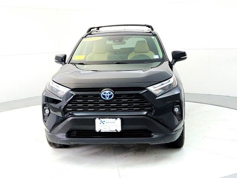 Used 2023 Toyota RAV4 XLE Premium image 8