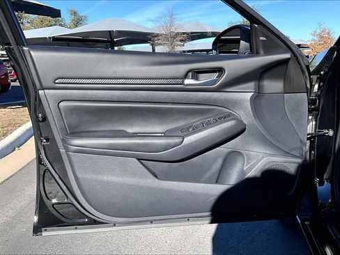 Used 2025 Nissan Altima 2.5 SV image 21