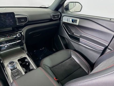 Certified 2023 Ford Explorer ST-Line w/ Class IV Trailer Tow Package image 26