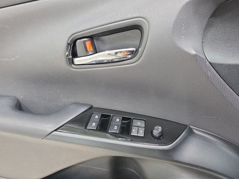 Used 2018 Toyota Prius Prime Advanced w/ Carpet Mat Package FWD image 28