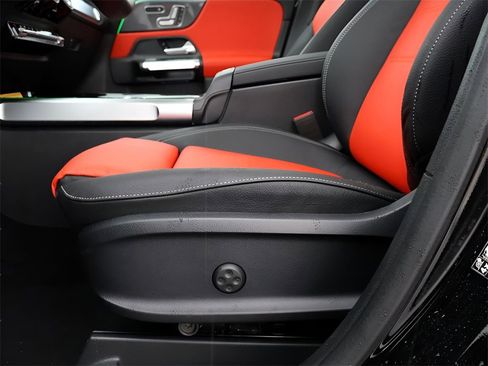 New 2026 Mercedes-Benz GLB 35 AMG 4MATIC image 42