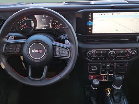 Used 2024 Jeep Wrangler Unlimited Rubicon 392 AWD/4WD image 23