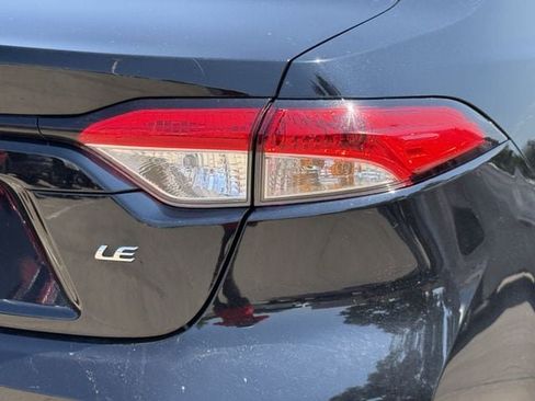 Used 2025 Toyota Corolla LE FWD image 7