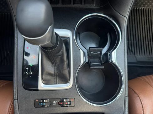 Used 2018 Toyota Highlander Limited Platinum AWD/4WD image 31