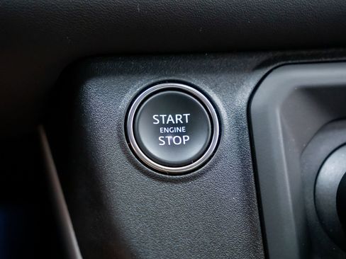 Used 2024 Land Rover Defender 90 X-Dynamic SE AWD/4WD image 18