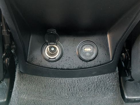 Used 2023 Kia Sorento LX image 18