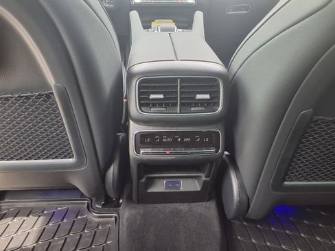 Used 2025 Mercedes-Benz GLS 450 4MATIC image 21
