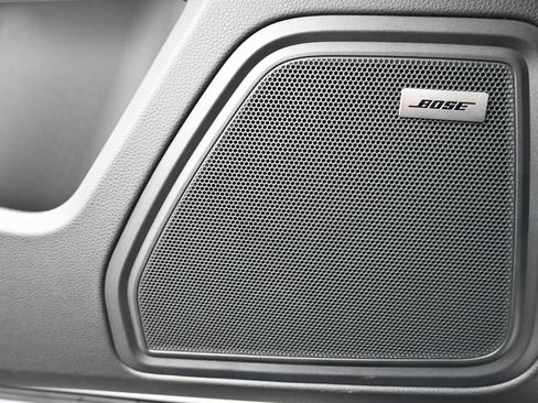 Certified 2026 Porsche Macan AWD/4WD image 17