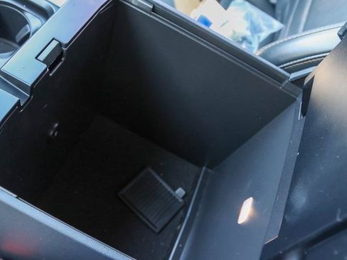 Used 2024 Ford F250 Platinum w/ FX4 Off-Road Package image 27