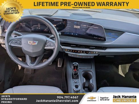 Used 2025 Cadillac XT4 Sport FWD image 14
