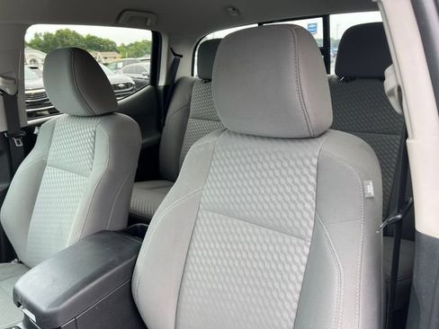 Used 2023 Toyota Tacoma SR AWD/4WD image 15