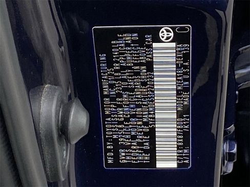 Certified 2025 Toyota Corolla LE image 35