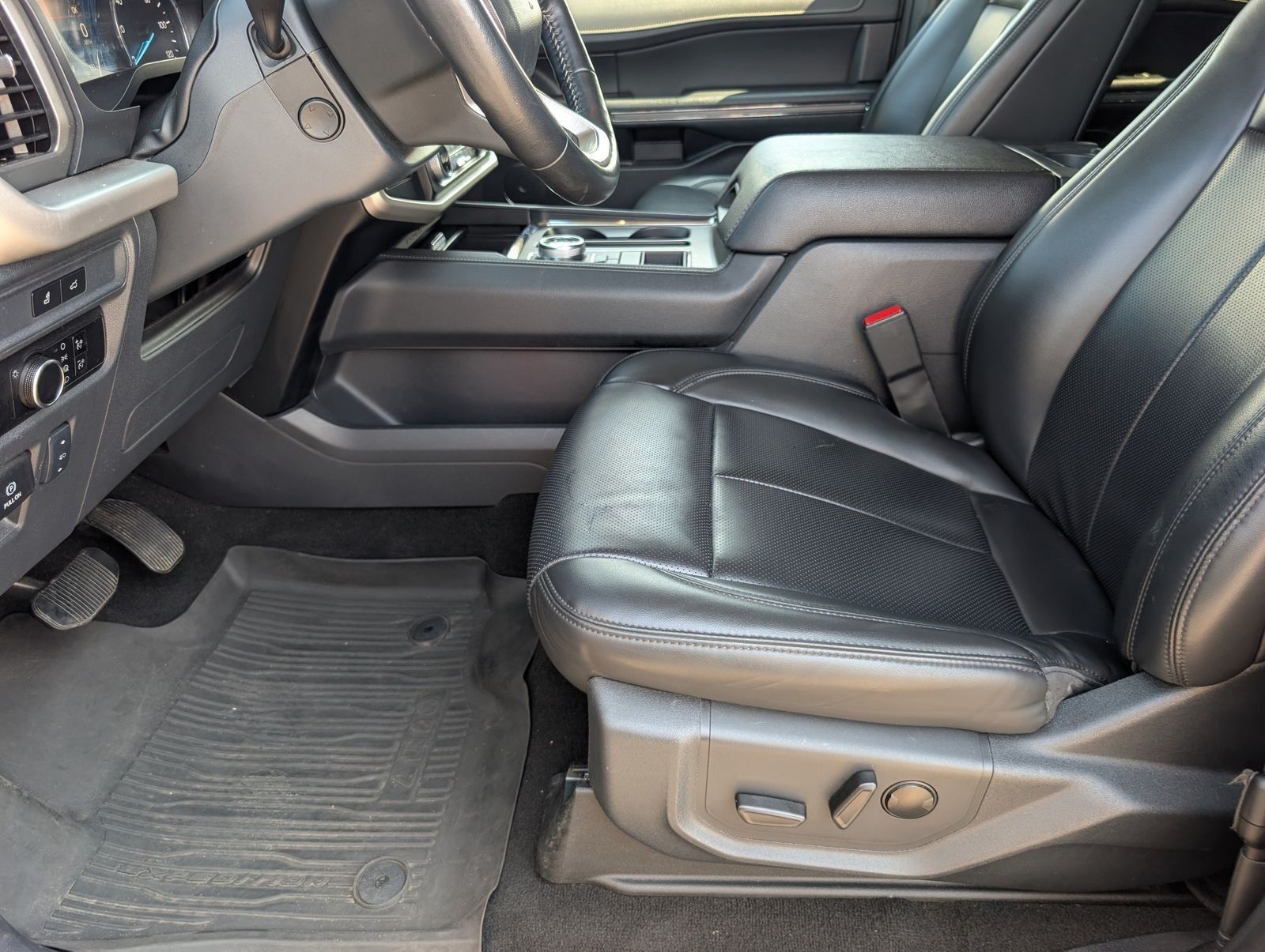 Used 2024 Ford Expedition XLT RWD image 15