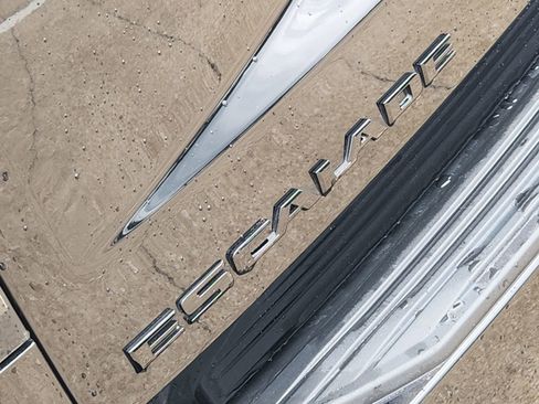 Used 2022 Cadillac Escalade ESV Sport Platinum w/ LPO, ONYX Package AWD/4WD image 18