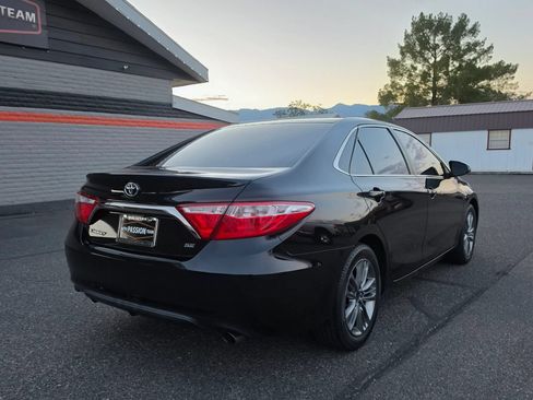 Used 2017 Toyota Camry SE FWD image 5