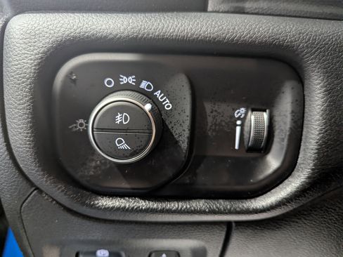 Used 2021 RAM 1500 Big Horn image 15