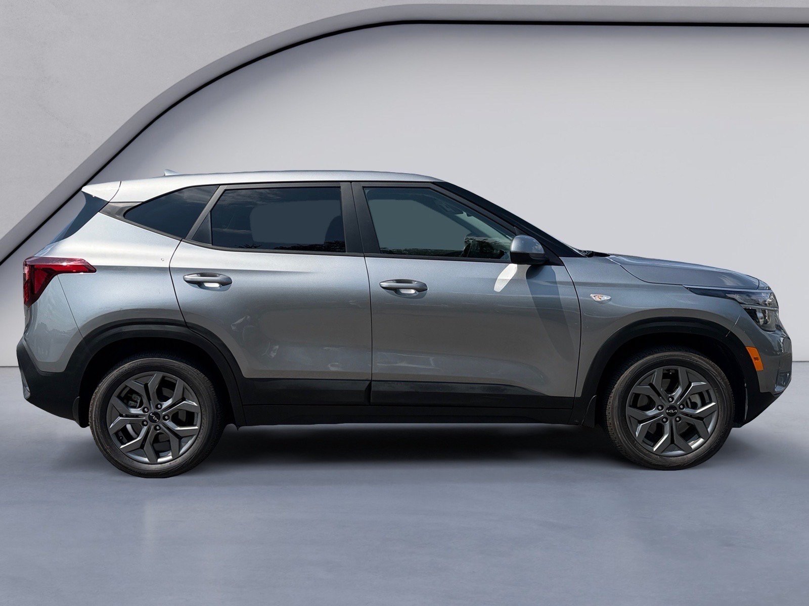 Used 2024 Kia Seltos LX AWD/4WD image 6