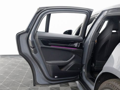 New 2025 Porsche Panamera 4 image 23