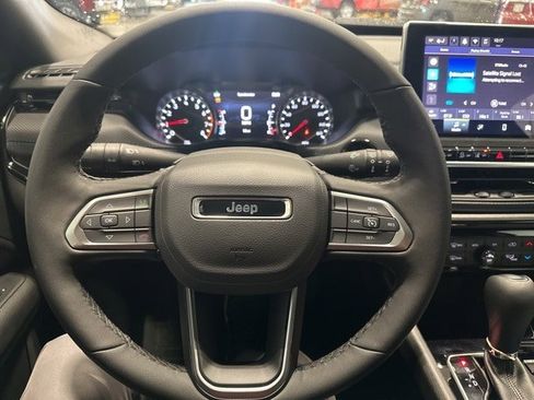 New 2025 Jeep Compass Latitude w/ Sun & Sound Group image 19