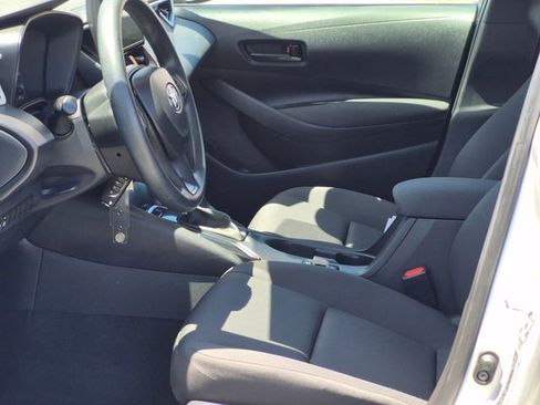 Used 2025 Toyota Corolla LE FWD image 15