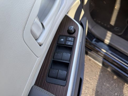 Used 2021 Toyota Sienna LE image 12