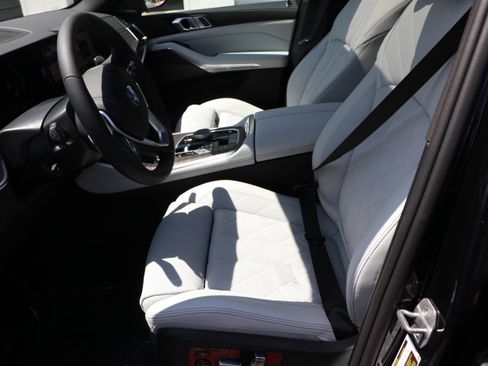 Used 2025 BMW X5 xDrive50e w/ Climate Comfort Package AWD/4WD image 15