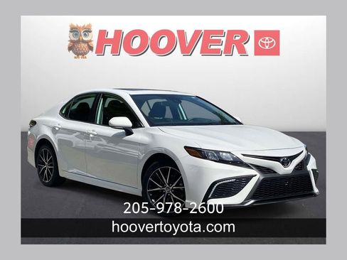 Used 2024 Toyota Camry SE FWD image 1