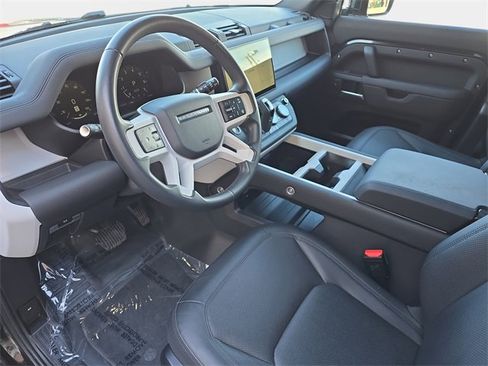 Used 2025 Land Rover Defender 110 S image 18