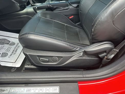 Used 2018 Ford Mustang GT Premium w/ GT Performance Package RWD image 12