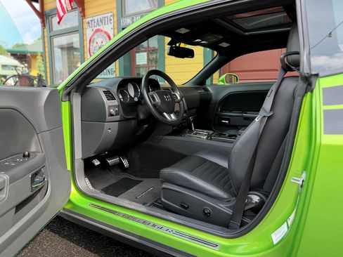 Used 2011 Dodge Challenger R/T RWD image 13