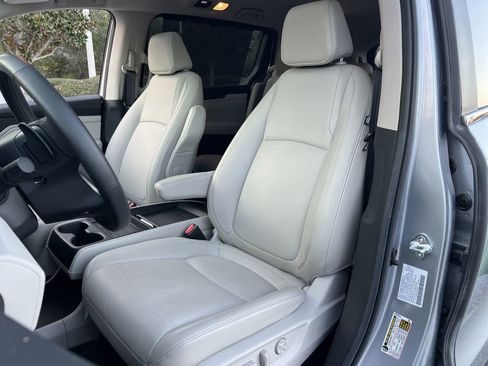 Used 2025 Honda Odyssey EX-L image 11