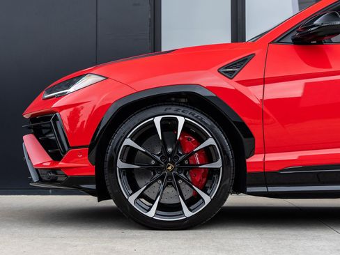 Used 2024 Lamborghini Urus S image 11